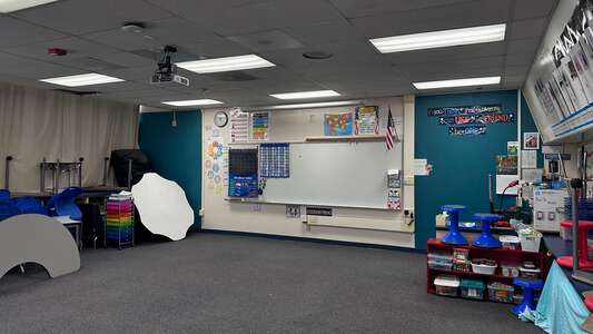 Flying Hills School of the Arts Classroom Standard in El Cajon