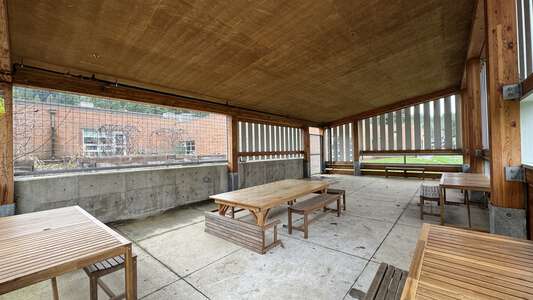 Hallinan Elementary School Outdoor Classroom in Lake Oswego
