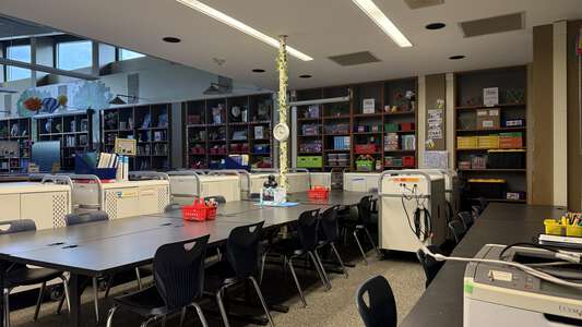 Brookeview Elementary School Library (3 hr min) in Jacksonville 2