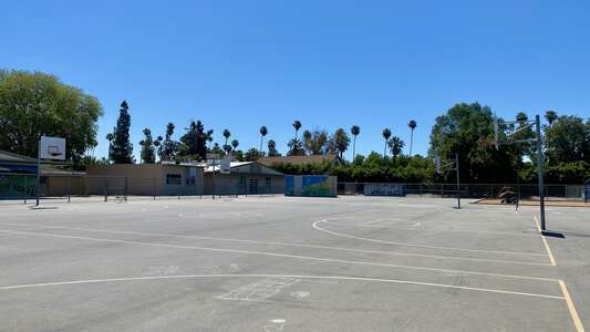 George Washington Elementary School Outdoor Basketball Courts in Riverside