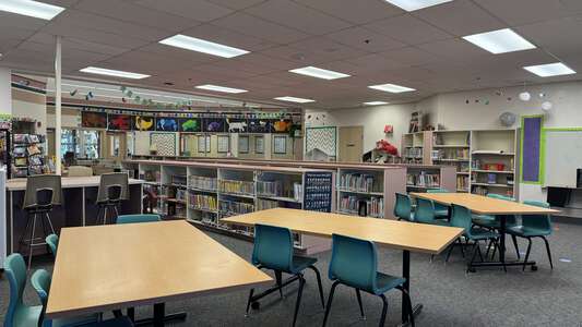 Sherwood Forest Elementary School Library in Federal Way