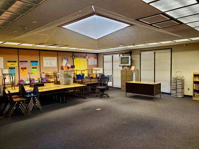 Box Springs Elementary School Classroom Standard in Moreno Valley 2