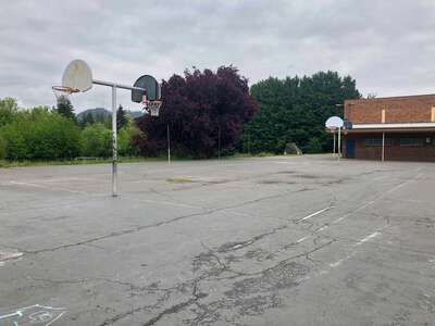 Hayhurst K-5 School Outdoor Basketball Courts in Portland