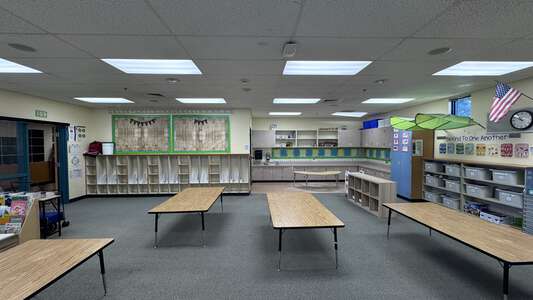Lakeview Elementary School Classroom Standard in Kirkland