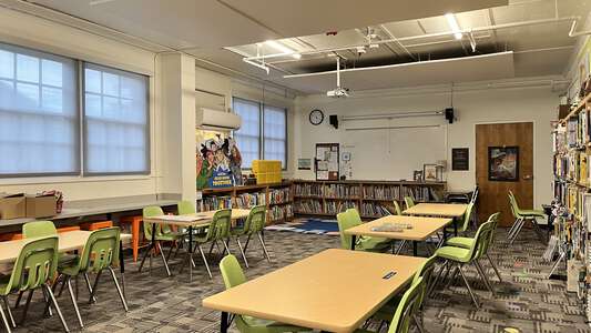 Mid Valley Elmentary School Library in Hood River
