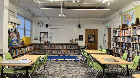 Mid Valley Elmentary School Library in Hood River