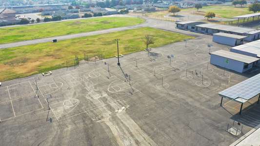 Sierra Middle School Basketball Courts in Bakersfield