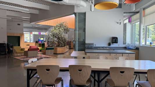 Olympic View K-8 Library in Federal Way