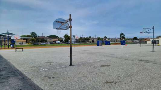 Victor Elementary School Outdoor Basketball Courts/Blacktop in Torrance