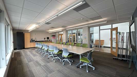 Churchill High School Room 121 - STEM Conference Room in Eugene 4