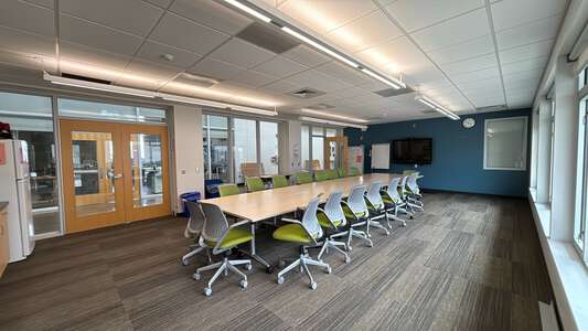 Churchill High School Room 121 - STEM Conference Room in Eugene 5