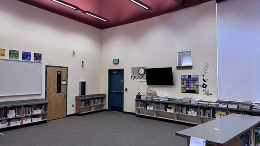 Lakeview Elementary School Library in Kirkland 3