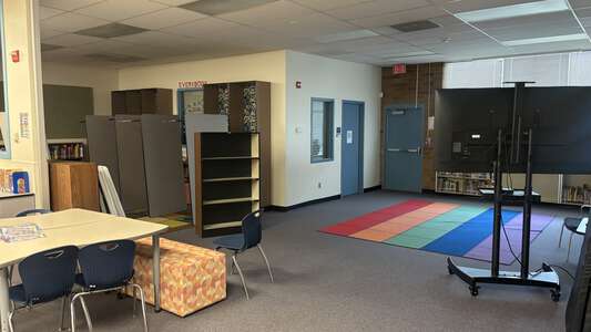 Terra Linda Elementary School Library in Portland