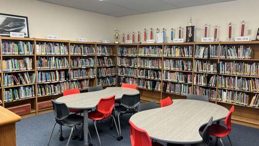 Ridglea Hills Elementary School Library in Fort Worth
