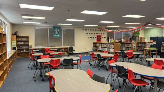 Ridglea Hills Elementary School Library in Fort Worth