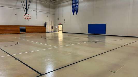 Hull Middle School Main Gym (Gym 1) in Duluth