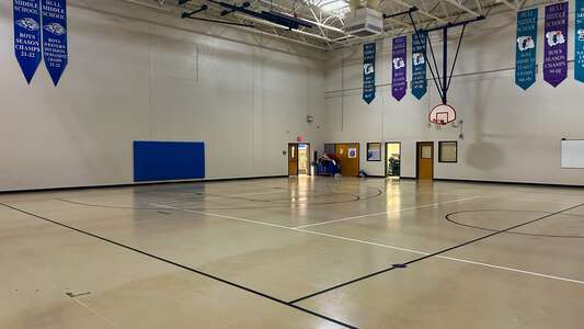 Hull Middle School Main Gym (Gym 1) in Duluth