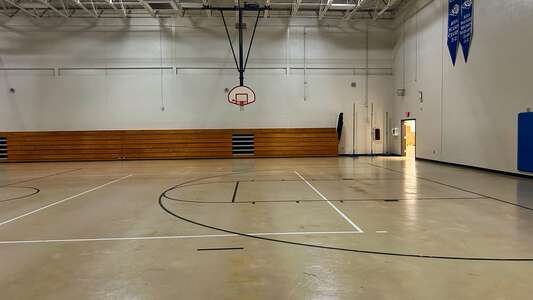 Hull Middle School Main Gym (Gym 1) in Duluth