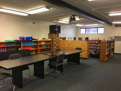Creekside Community Day School Library in Visalia