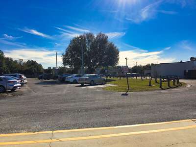 Crestwood Elementary School (1021) Parking Lot in Tampa
