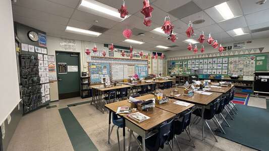 Ralph Emerson Elementary School Classroom Standard in Burbank 2