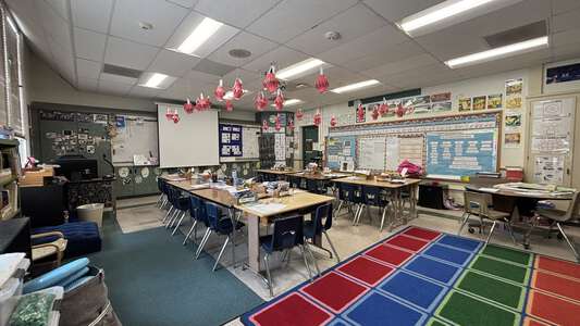 Ralph Emerson Elementary School Classroom Standard in Burbank 3