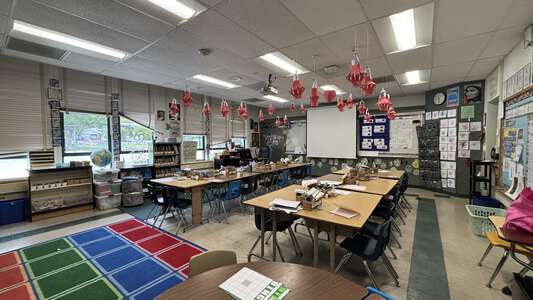 Ralph Emerson Elementary School Classroom Standard in Burbank 4
