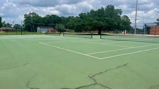 Glen Oaks Magnet High School Tennis Courts in Baton Rouge