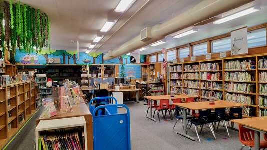 Kaiser Elementary School (3-6) Library in Costa Mesa