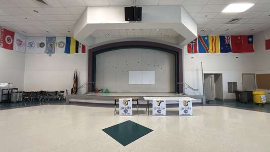 Leslie Middle School Room 111 - Stage in Salem 4