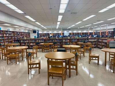 Plant City High School (3431) Library in Plant City