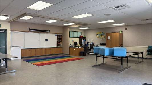 Hannalei Elementary School Classroom Standard in Vista 2