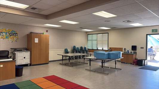 Hannalei Elementary School Classroom Standard in Vista 3