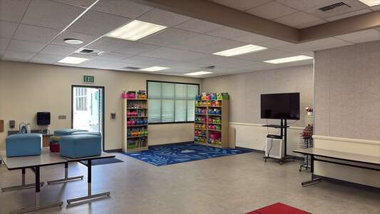 Hannalei Elementary School Classroom Standard in Vista 4