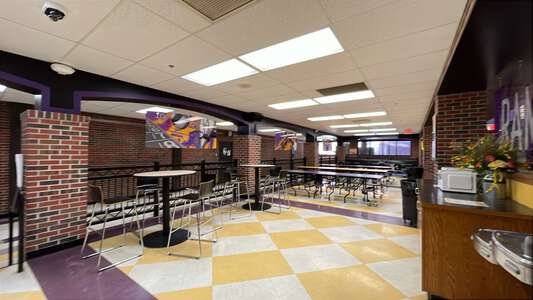 Robinson Middle School Cafeteria in Wichita 2