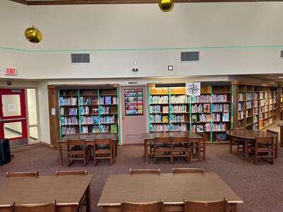 James Bowie Elementary School Library in Dallas 3