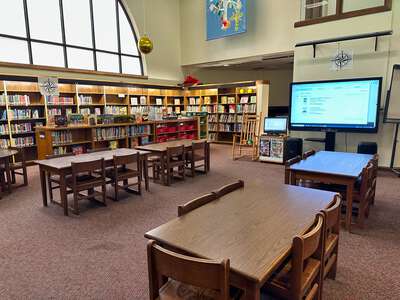 James Bowie Elementary School Library in Dallas 4