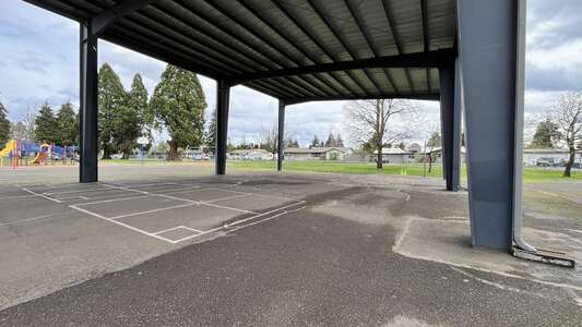 Douglas Gardens Elementary School Blacktop / Basketball Courts in Springfield