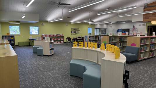 Peter Kirk Elementary School Library in Kirkland