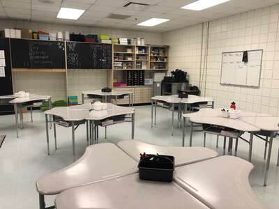 New Highland Elementary School Classroom Standard in Elizabethtown