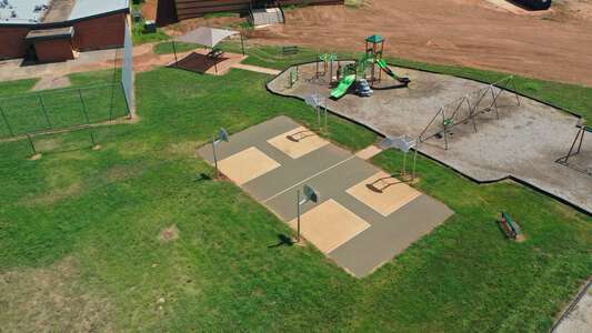 Epperly Heights Elementary School Outdoor Basketball Courts in Del City 2