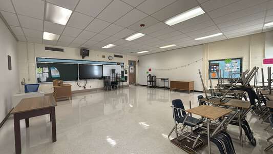 J.D. Meisler Middle School Classroom Standard in Metairie 3