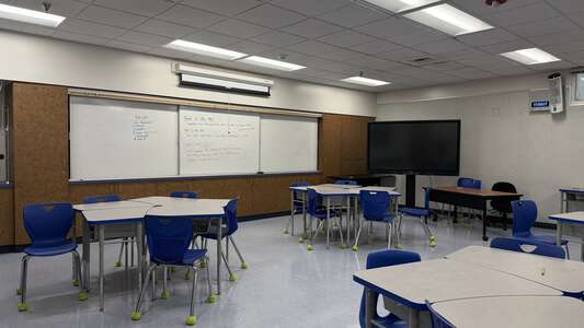 Mark Twain Elementary School Classroom Standard in Lynwood
