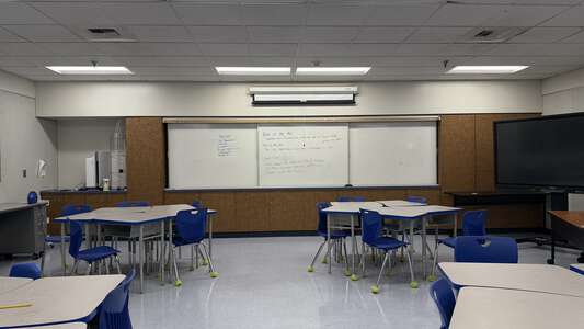 Mark Twain Elementary School Classroom Standard in Lynwood