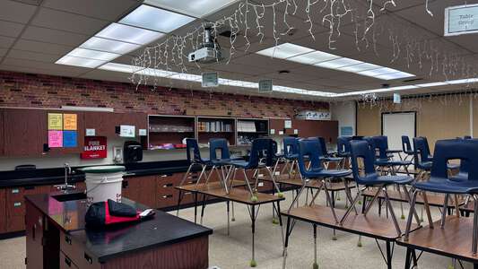 Niguel Hills Middle School Science Room in Laguna Niguel