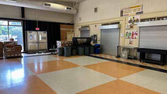 Rio Linda High School Cafeteria in Rio Linda