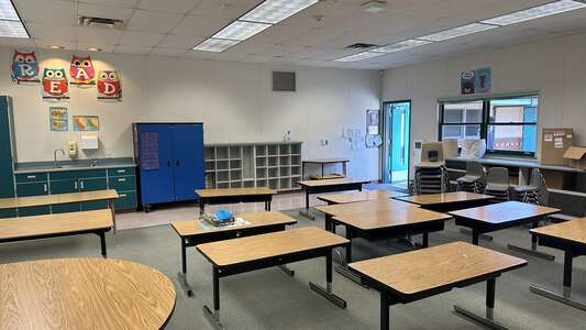 Jack London Elementary School Classroom Standard in Antioch