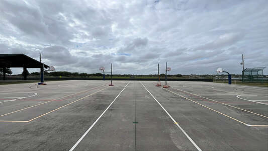 Chain of Lakes Elementary School Outdoor Basketball Courts in Winter Haven 3