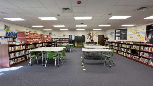 Malcom Bridge Elementary School Library in Bogart 3