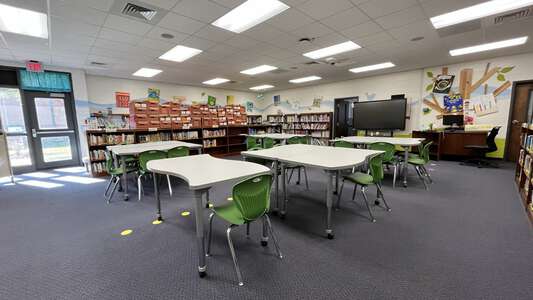 Malcom Bridge Elementary School Library in Bogart 4